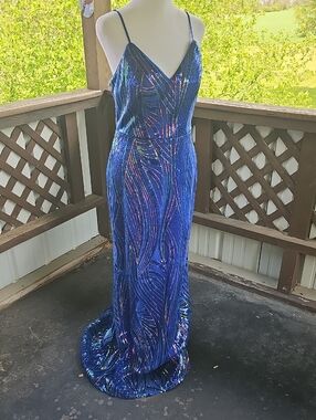 NWOT Elegant Blue Sequin Prom Dress with V-Neck, NOTE: Dress Is a SIZE 9,